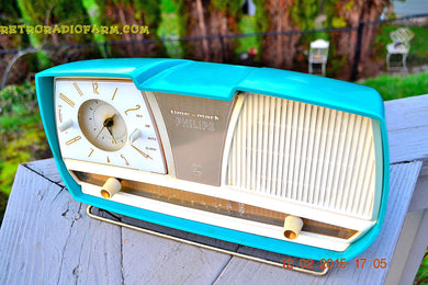 売れました！ - 2015 年 6 月 2 日 - SEAFOAM GREEN WONDER ミッドセンチュリー レトロ Jetsons Philips Time-Mark AM 真空管ラジオが完全に復元されました。