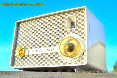 売れました！ - 2015 年 6 月 15 日 - レア FM のみ バニラ ホワイト レトロ ヴィンテージ 1958 エマーソン モデル 930 真空管ラジオは動作します。