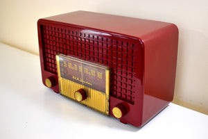 クランベリーレッド 1955 RCA Victor Model 5X-564 AM 真空管ラジオ 素晴らしいサウンド、素晴らしい状態です。