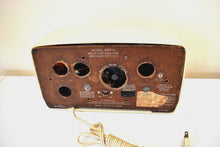 Charger l&#39;image dans la galerie, Burgundy Ivory 1950 Jewel Wakemaster Model 5057U Vacuum Tube AM Clock Radio The Master Awaketh!