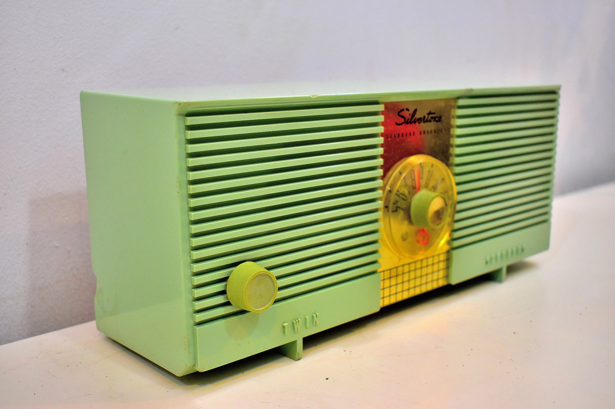 Sage Green Twin Speaker Silvertone 1959 Model 9006 AM Vacuum Sage Green Twin Speaker Silvertone 1959 Model 9006 AM Vacuum