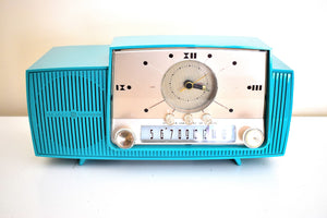 Seafoam Green Mid Century 1959 General Electric Model 913 Vacuum Tube AM Clock Radio Beauty Rare Color Much Sought After!