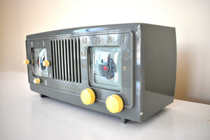 Olive Green 1953 Sentinel Model 1U346 Vacuum Tube AM Clock Radio So Sweet! Rare! Sounds Fantastic!