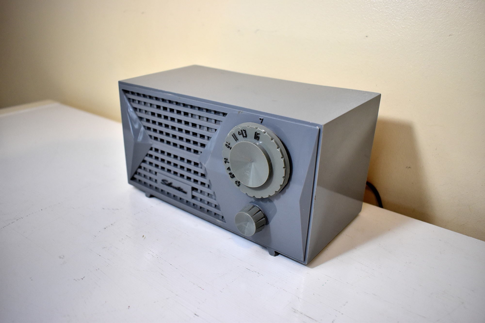 Bluetooth Ready To Go - Grigio Grey Silvertone 1A 1950s AM Vacuum Tube Radio Sleek Styling! Excellent Condition!