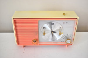Bluetooth MP3 Ready To Go - Peach Cream 1963 Silvertone Model 3038 Vacuum Tube AM Clock Radio Excellent Condition and Great Sounding!