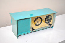 Charger l&#39;image dans la galerie, Sea Green Turquoise 1965 Silvertone Model 5035 AM Vacuum Tube Clock Radio Sounds Fantastic! Looks Unique!