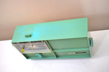 Charger l&#39;image dans la galerie, Sea Green Silvertone 1966 Model 6032 AM Vacuum Tube Clock Radio Sounds Great! Very Rare Color!
