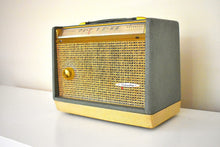 Charger l&#39;image dans la galerie, Smart Speaker Ready To Go - Wood Portable 1957 Sears Silvertone Model 7222 AM Vacuum Tube Radio Mint Condition!