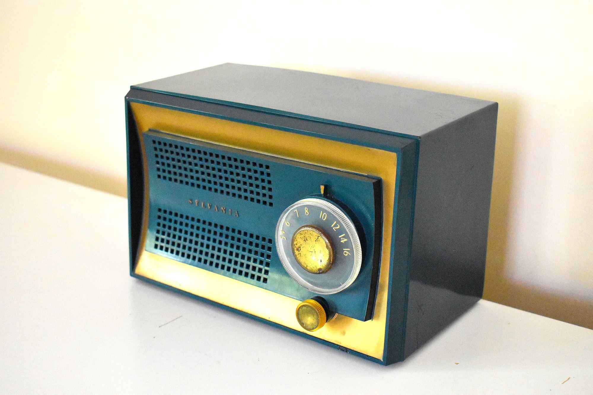 Period Correct 80's Bluetooth Radio (Green Illumination)