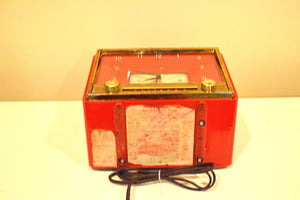 Dragoon Red 1953 Sylvania Model 543 Vacuum Tube AM Clock Radio Rare Color Solid Quality Construction!