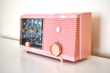 画像をギャラリービューアに読み込む, カーネーション ピンク 1960年シルバニアモデル 5C10 真空管AMラジオ 音がいい！レアカラー！