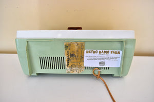 Bluetooth 準備完了 - ミント グリーン 1959 Truetone D2082A 真空管 AM ラジオ 希少なミッドセンチュリーの美しさ！いいね！