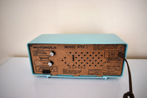 アクアマリン ターコイズ 1957 モトローラ モデル 56CC 真空管 AM クロック ラジオ 希少な美しい色のサウンドは素晴らしいです。素晴らしいプラスコンディション！