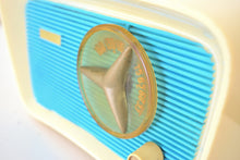 Load image into Gallery viewer, Turquoise and White 1959 Travler Model T-204 AM Vacuum Tube Radio Cute As A Button!