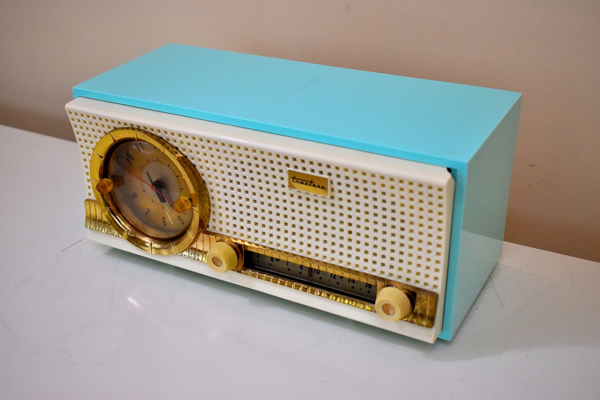Chalfonte Blue Retro Jetsons 1960 Truetone D2801 真空管 AM クロック ラジオのサウンドは素晴らしいです。素晴らしいですね！
