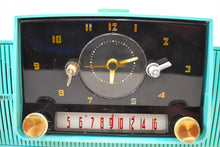 画像をギャラリービューアに読み込む, Bluetooth すぐに使える - オーシャン ターコイズ 1956 ゼネラル エレクトリック モデル 914-D チューブ AM クロック ラジオ 大勢のお気に入り！