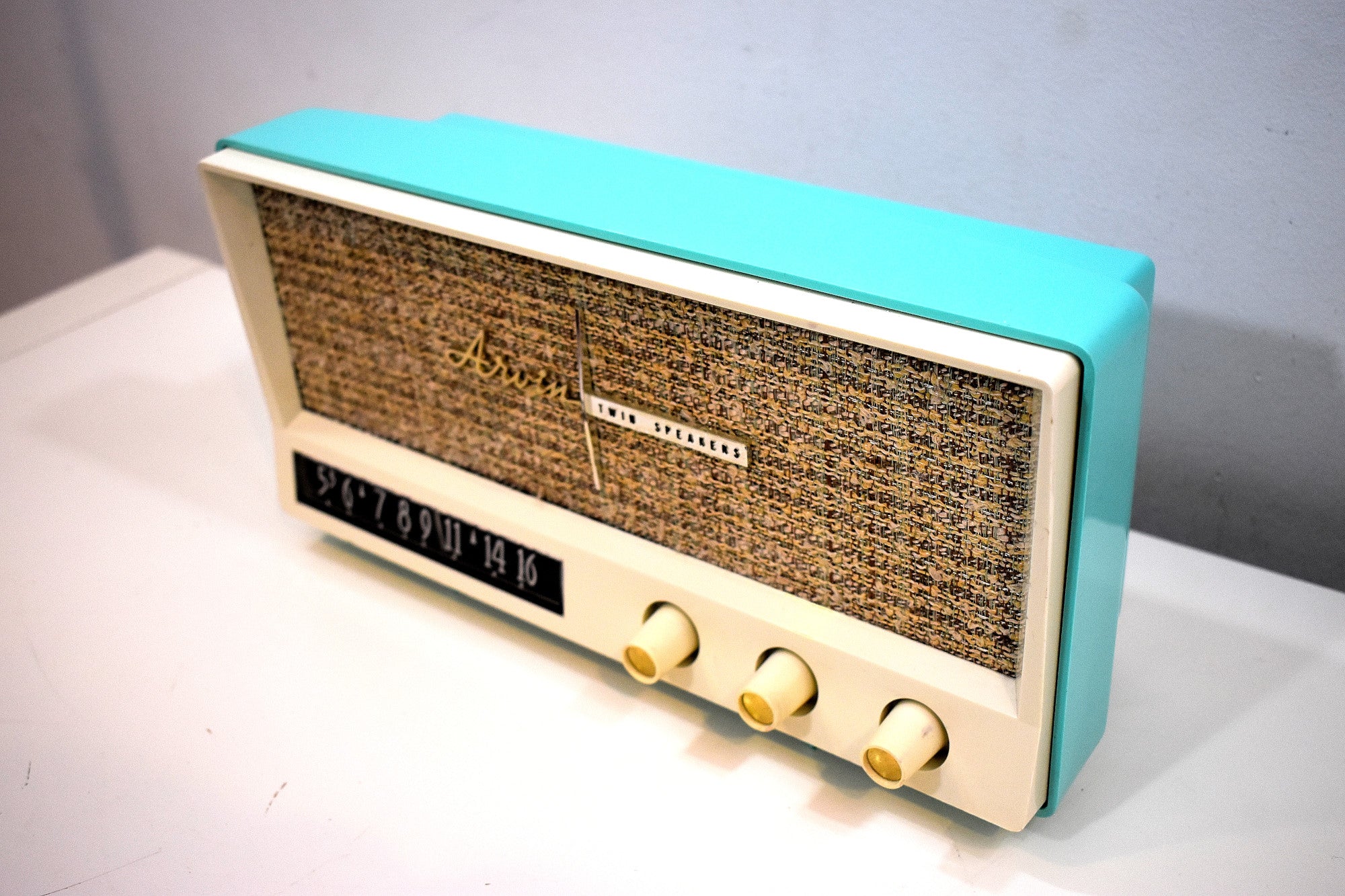 アクアマリン ブルー レトロ Jetsons ヴィンテージ 1959 アービン 2585 AM 真空管ラジオ – Retro Radio Farm