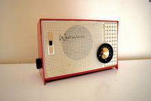 Charger l&#39;image dans la galerie, Vermillion Orange and White 1960 Westinghouse Model H-749T5 AM Vacuum Tube Radio Sounds Great! Excellent Condition!