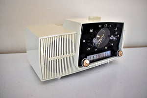Alpine White Mid Century 1959 General Electric Model C-433C Vacuum Tube AM Clock Radio Beauty Sounds Fantastic Popular Model!