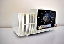 Charger l&#39;image dans la galerie, Alpine White Mid Century 1959 General Electric Model C-433C Vacuum Tube AM Clock Radio Beauty Sounds Fantastic Popular Model!