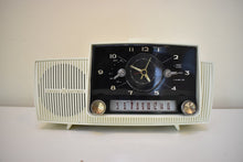 Charger l&#39;image dans la galerie, Bluetooth Ready To Go - Alpine White 1959 General Electric Model 914D Vacuum Tube AM Clock Radio Excellent Shape! Sounds Fantastic!