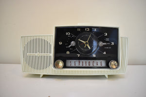 Bluetooth Ready To Go - Alpine White 1959 General Electric Model 914D Vacuum Tube AM Clock Radio Excellent Shape! Sounds Fantastic!