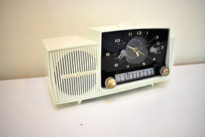 Bluetooth Ready To Go - Alpine White 1959 General Electric Model 914D Vacuum Tube AM Clock Radio Excellent Shape! Sounds Fantastic!