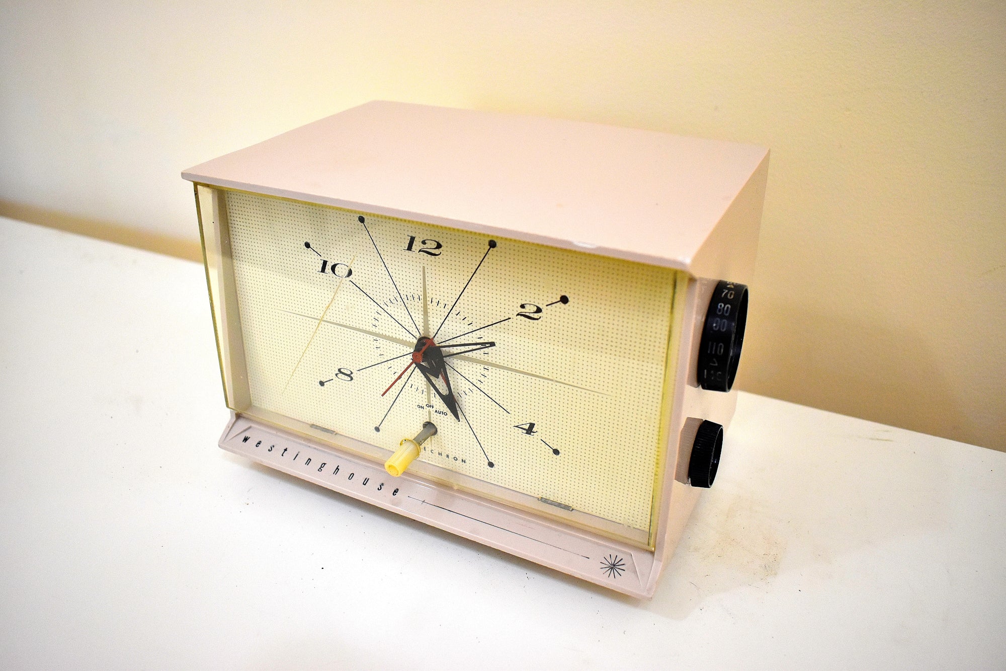 Pink Champagne 1957 Westinghouse H-677T4 AM Vacuum Tube Radio Works Great! Sweet Looking Little Clock!