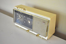 Charger l&#39;image dans la galerie, Bluetooth Ready To Go - Sheepskin Ivory 1959 Westinghouse Model H719T5A Vacuum Tube AM Radio Loud Clear Player!