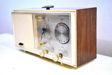 Charger l&#39;image dans la galerie, Wood Grained and White Beauty Mid Century 1961 Zenith AM/FM Solid State Clock Radio Excellent Condition!