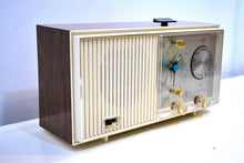 Charger l&#39;image dans la galerie, Wood Grained and White Beauty Mid Century 1961 Zenith AM/FM Solid State Clock Radio Excellent Condition!