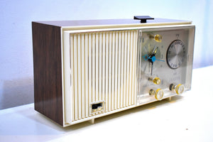 Wood Grained and White Beauty Mid Century 1961 Zenith AM/FM Solid State Clock Radio Excellent Condition!