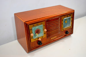 Honey Chestnut Wood 1952 Firestone 4-A-110 Vacuum Tube AM Clock Radio Superlative and Sounds Great!