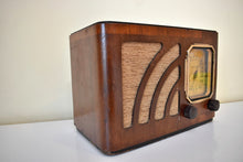 Charger l&#39;image dans la galerie, Artisan Handcrafted Original Vintage Wood 1937 Philco Model 37-12 AM Vacuum Tube AM Radio Sounds Wonderfull! Excellent Condition!