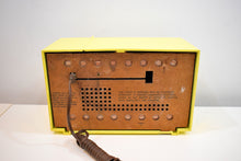 Charger l&#39;image dans la galerie, Limon Yellow Mid Century 1959 Philco Model F813-124 Rare Vacuum Tube AM Radio Cuteness Overload!