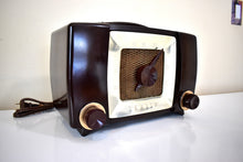 Load image into Gallery viewer, Umber Brown 1951 Zenith Model H615 AM Vacuum Tube Radio Popular Model Sounds Like A Champ!