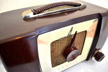 Load image into Gallery viewer, Umber Brown 1951 Zenith Model H615 AM Vacuum Tube Radio Popular Model Sounds Like A Champ!