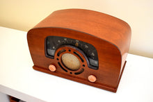 Charger l&#39;image dans la galerie, Curved Wood 1942 Zenith 6-D-2620 AM Vacuum Tube Radio Super Performer! Excellent Shape!