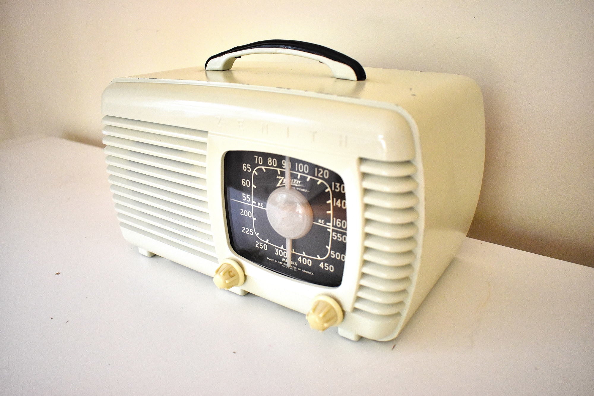 Linen Ivory Bakelite 1941 Zenith Model 6-D-516 Vacuum Tube AM Radio Sounds Great Excellent Condition!