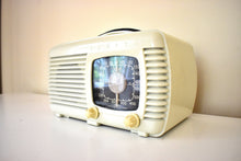 Load image into Gallery viewer, Linen Ivory Bakelite 1941 Zenith Model 6-D-516 Vacuum Tube AM Radio Sounds Great Excellent Condition!