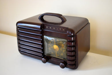 Mocha Brown 1942 Zenith Model 6-D-612 AM Vacuum Tube Radio Beauty of Bakelite!