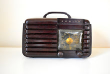 Load image into Gallery viewer, Mocha Brown 1942 Zenith Model 6-D-612 AM Vacuum Tube Radio Beauty of Bakelite!