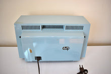 Charger l&#39;image dans la galerie, Diamond Blue 1963 Zenith Model 7K06 AM FM Vacuum Tube Radio Excellent Condition Sounds Terrific!