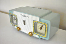 Load image into Gallery viewer, Lime Green and White 1957 Zenith Model A515F AM Vacuum Tube Radio Rare Color Combo Sounds Fantastic!