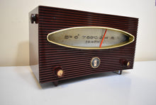 Charger l&#39;image dans la galerie, Burgundy Red 1956 Zenith Model A615F Vacuum Tube AM Radio Sounds Great! Rare and Unique Mid Century!