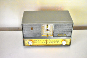 Bluetooth 対応、常時オンのクロック ライト追加 - オリーブ グリーン ビューティー ミッドセンチュリー 1959 ゼニス モデル B728F AM FM 真空管クロック ラジオ 素晴らしいプラスコンディション！シェバン丸ごと！