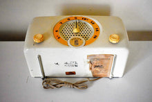 Load image into Gallery viewer, White Elephant 1952 Zenith K510W AM Vacuum Tube Radio Elephant In The Room Sound!