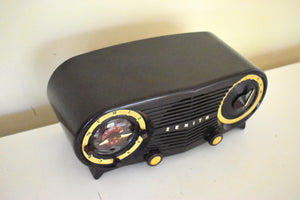 Mocha Brown 1953 Zenith Owl Eyes Model K515 AM Vacuum Tube Radio Great Sounding!