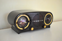 Charger l&#39;image dans la galerie, Mocha Brown 1953 Zenith Owl Eyes Model K515 AM Vacuum Tube Radio Great Sounding!