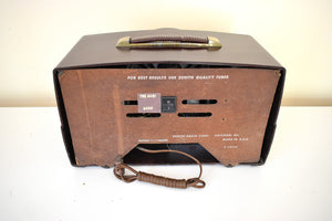 Bluetooth 準備完了 - アンバー ブラウン ベークライト 1953 ゼニス モデル K526 真空管 AM ラジオのサウンドは素晴らしいです。